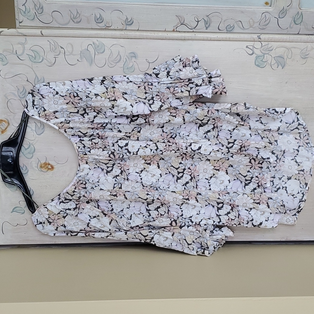 Cupio size Large women's blouse.